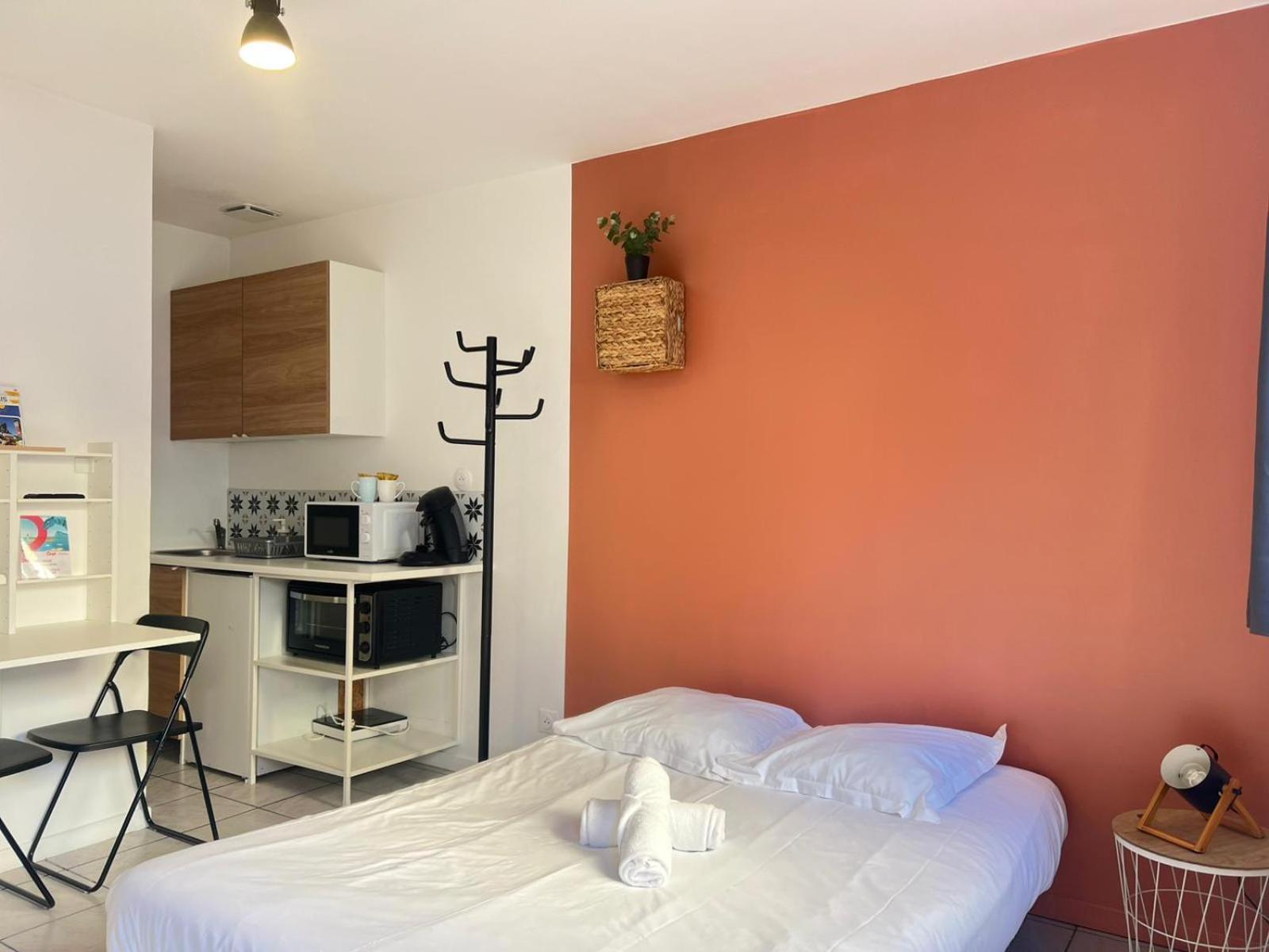 Apartamento Le Vinci Calais Exterior foto